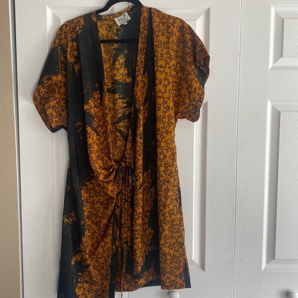 nu New York Abstract Print Wrap Dress Womens Size M Mustard Yellow Black